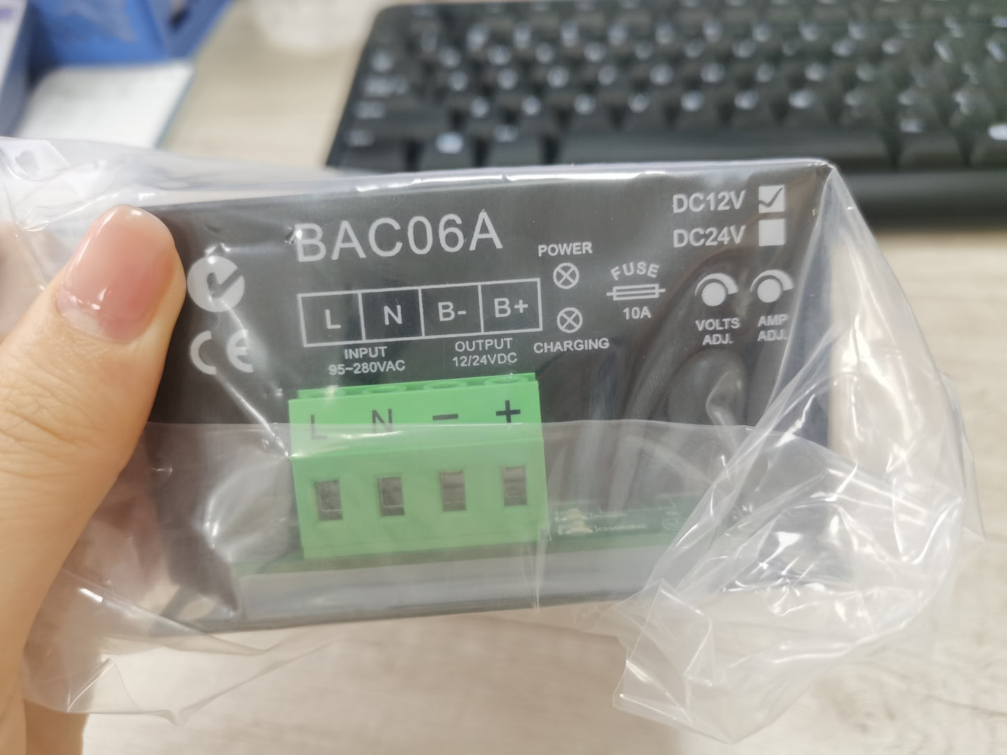 SmartGen Battery Charger 12V 6A BAC06A-12V